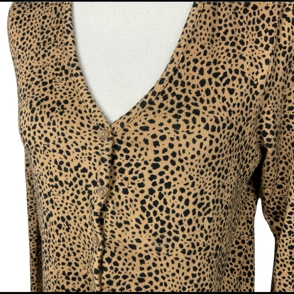 American Eagle Women’s Cardigan Sweater Medium Animal Print Tan Black Vneck - Picture 2 of 7